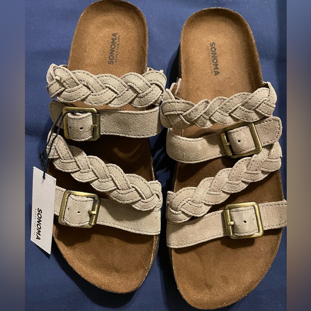 Brand new with tags Birkenstock like sandals size 8.5